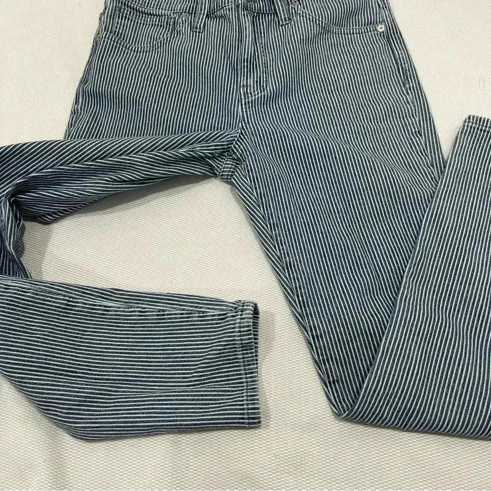 Madewell 9" Mid-Rise Skinny Jeans in Piper Stripe (Size 28 - Picture 5 of 13